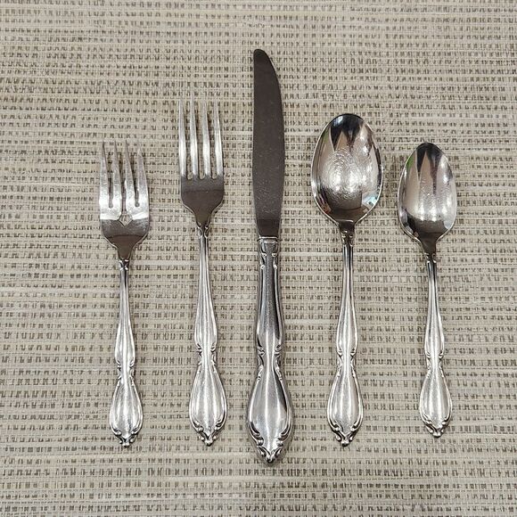 Oneida Strathmore Deluxe Glossy Stainless Flatware Replacement Set Vtg - Picture 1 of 7